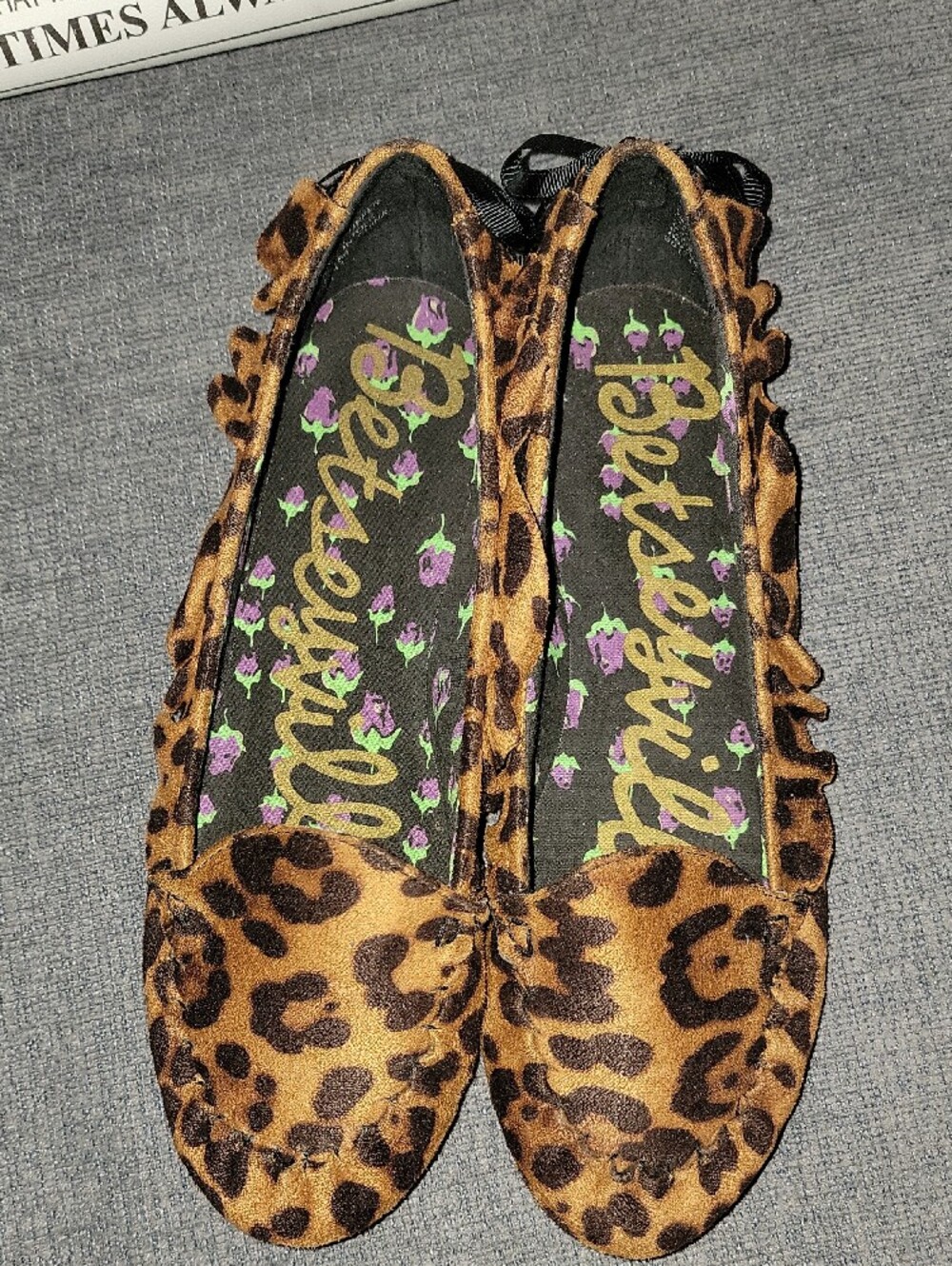 Betseyville By Betsey Johnson Leopard Print Women's Flats - Brown Size 8 - Picture 4 of 6